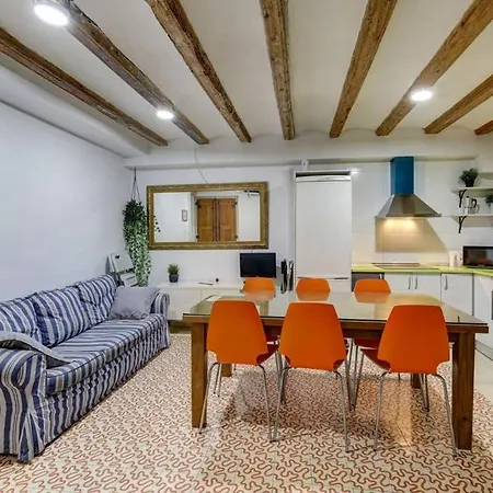 7 Pax Montserrat Ramblas Barcelona Apartment