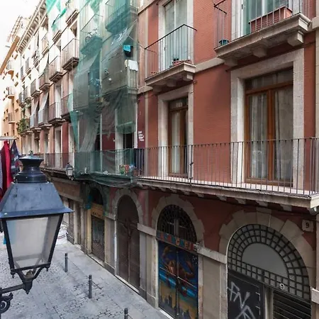 7 Pax Montserrat Ramblas Barcelona * Barcelona